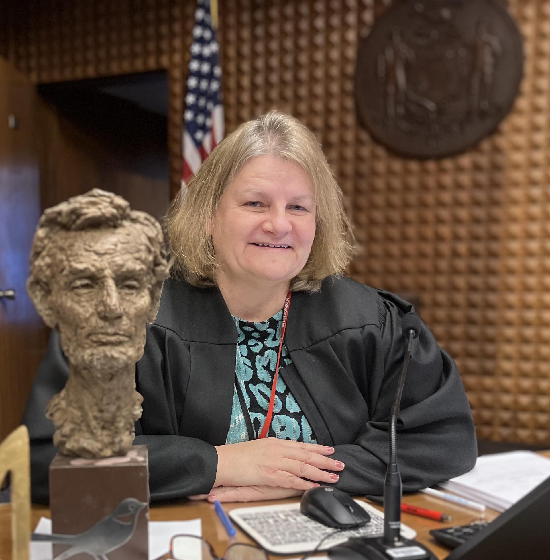 Former Bush Solicitor General Joins Milwaukee Judge’s Defense in ICE Obstruction Case